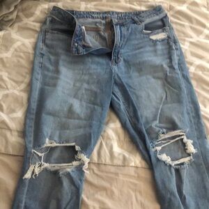 American Eagle mom jean